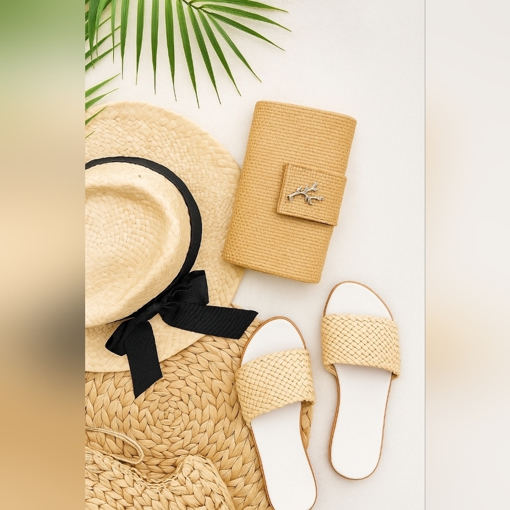 Clutch Crabtree & Evelyn Island Living Paper Straw Small BAG